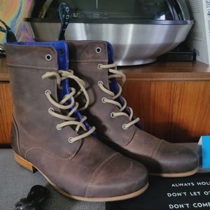 John Fluevog Radio Lace Up Boots size 9